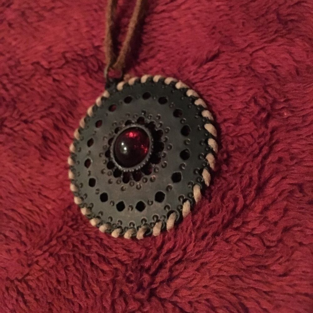🛍 Necklace